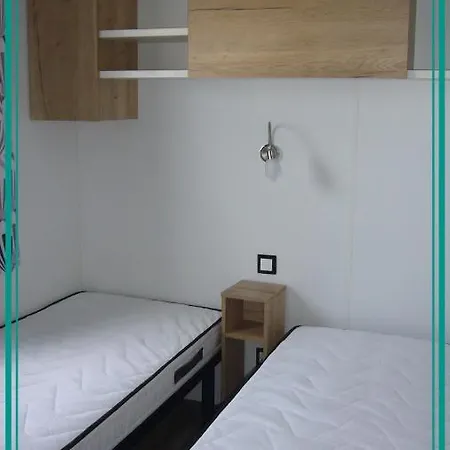 Mobil home tout confort, 3 chambres aux Mathes Appartement
